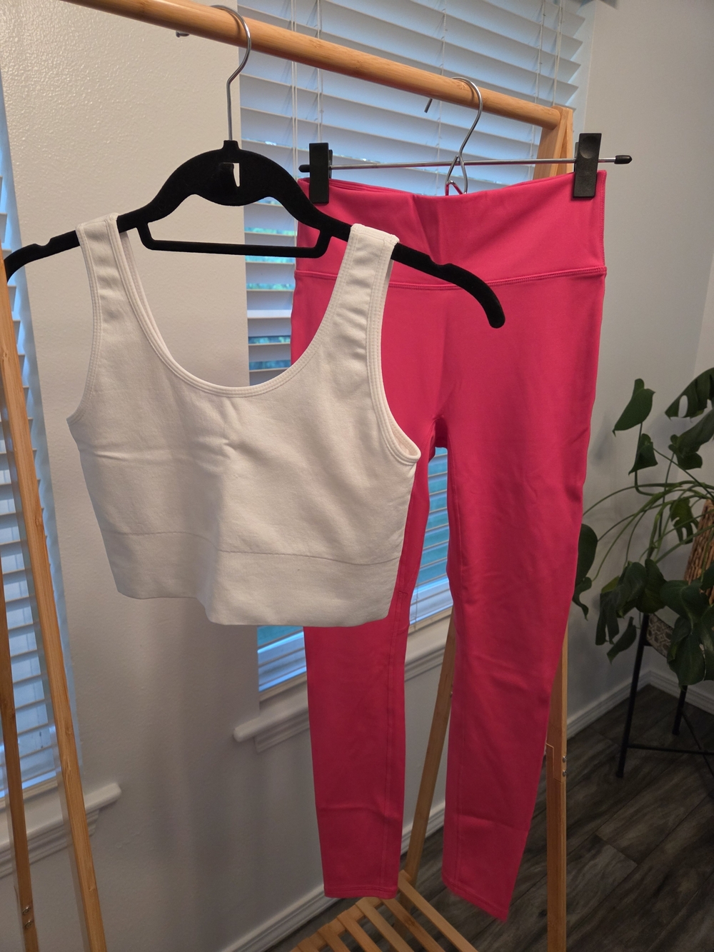Fabletics Bright Pink Leggings for Women